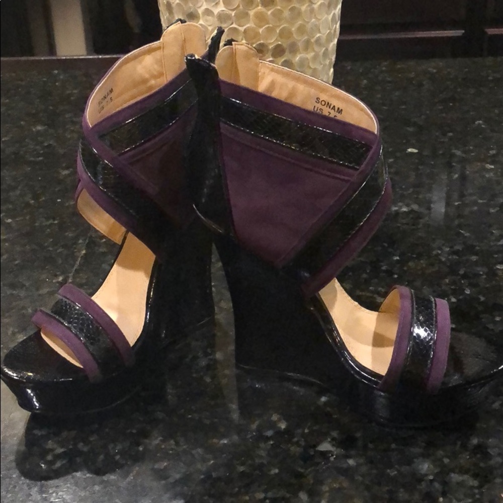 Shoes - Picture 4 of 4